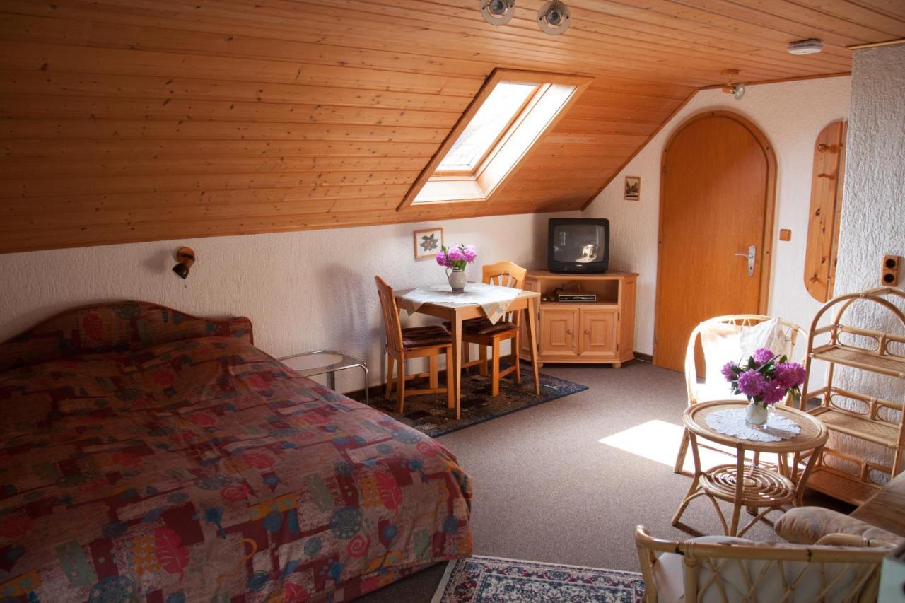 Haus Am Wald - Urlaub Am Nationalpark Lägenhet Langweiler  Exteriör bild